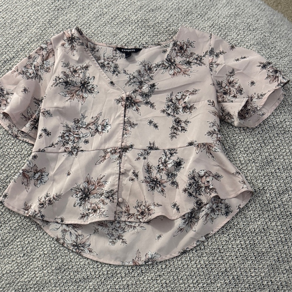 Express Floral Ruffle Hem Blouse – Blush Pink – XS